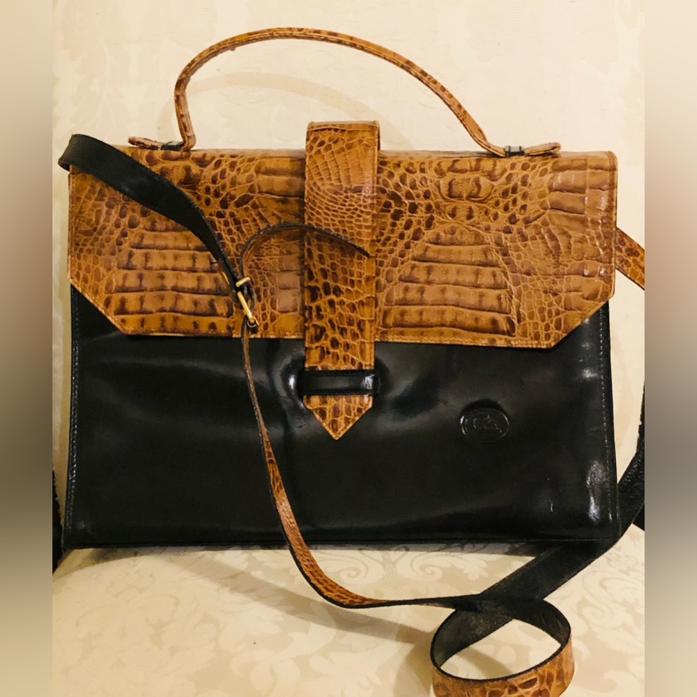 Vtg Genuine Leather  2 way Crossbody bag Handmade in Florence, Italy